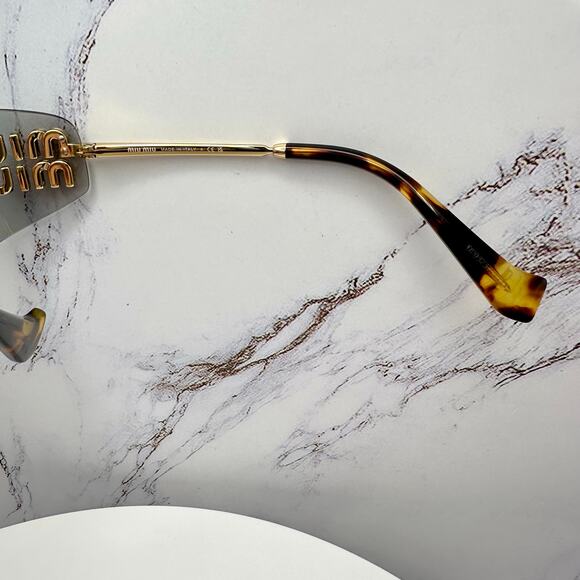 New MIU MIU Sunglasses - Picture 9 of 16